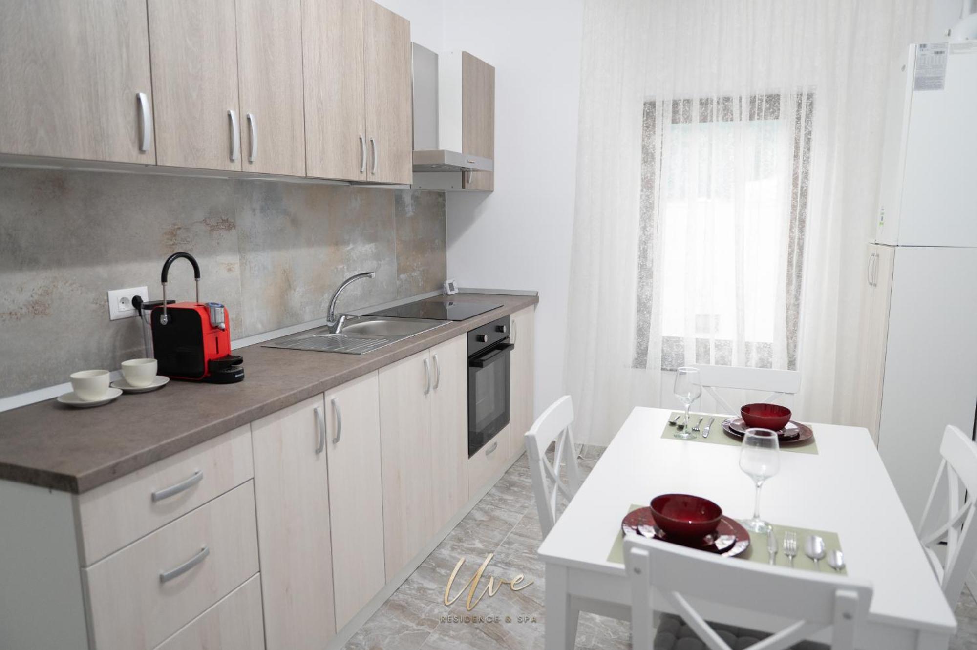 Uve Residence & Spa Piatra Neamţ Exteriör bild