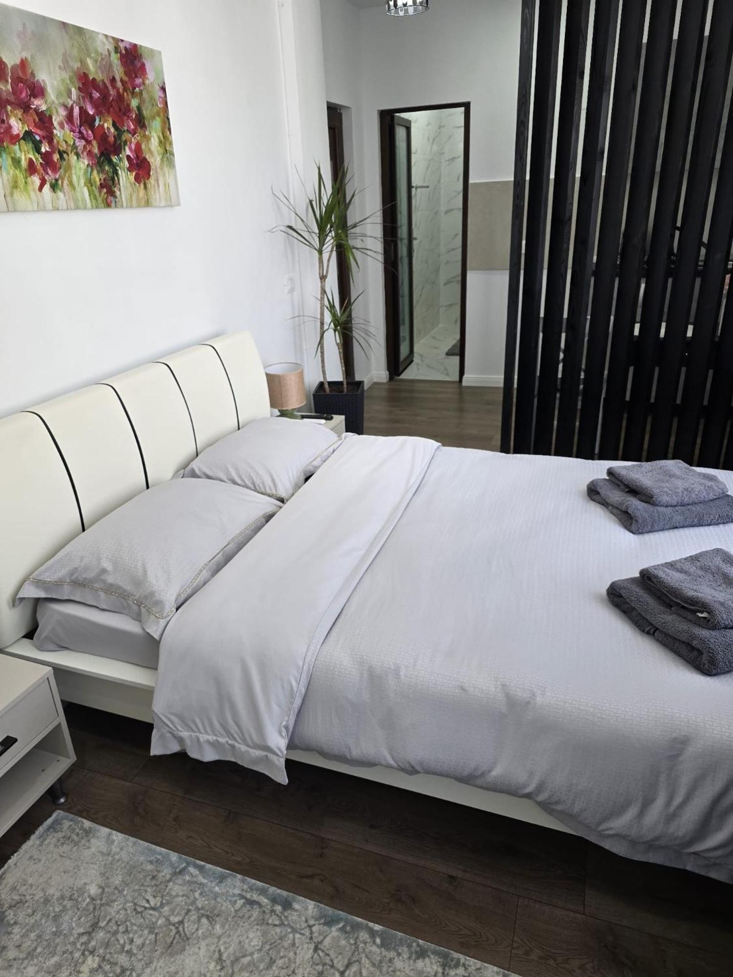 Uve Residence & Spa Piatra Neamţ Exteriör bild