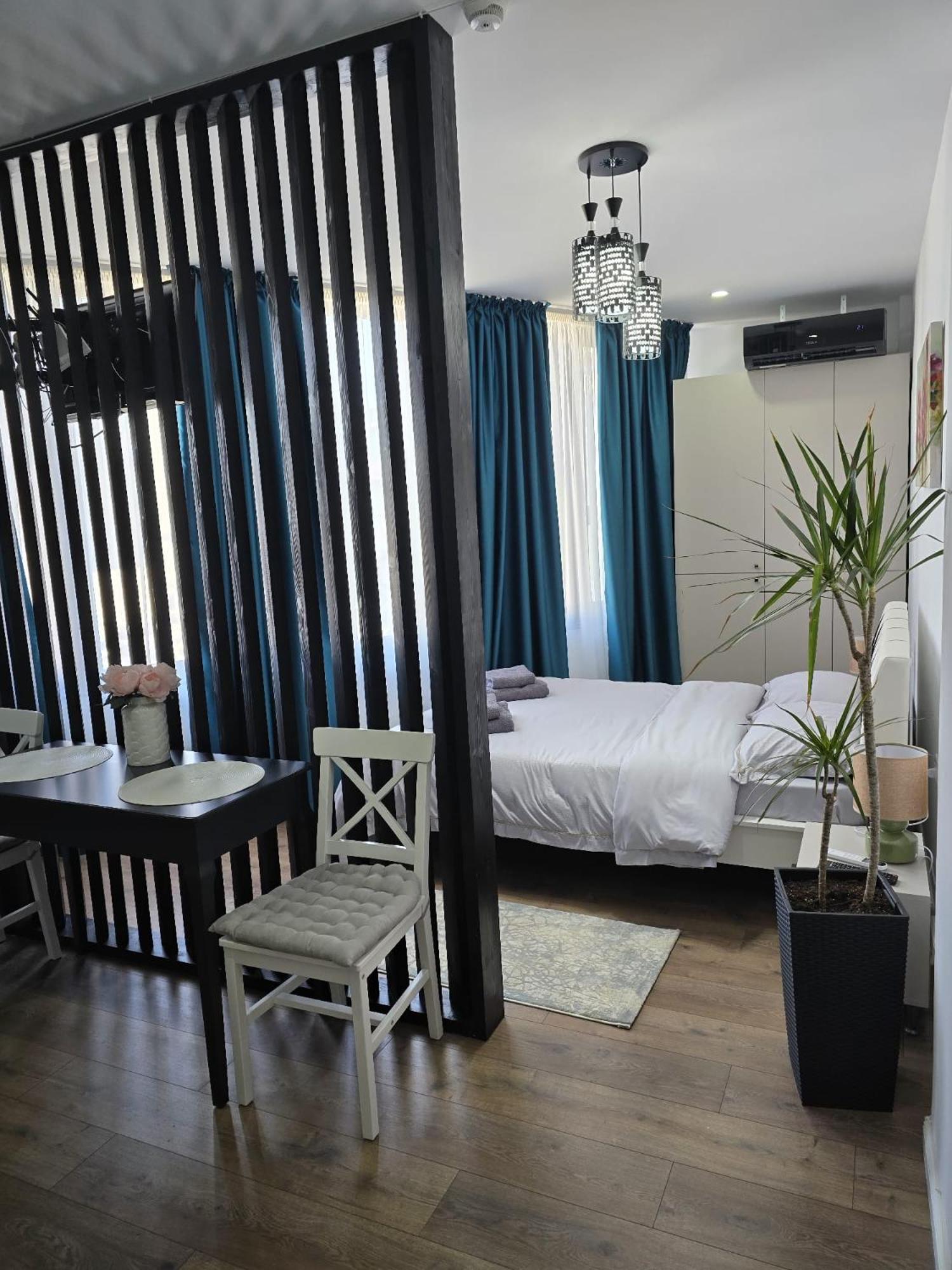 Uve Residence & Spa Piatra Neamţ Exteriör bild